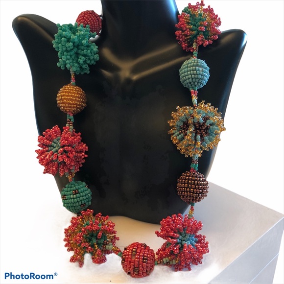 Beaded Necklace - Picture 8 of 9